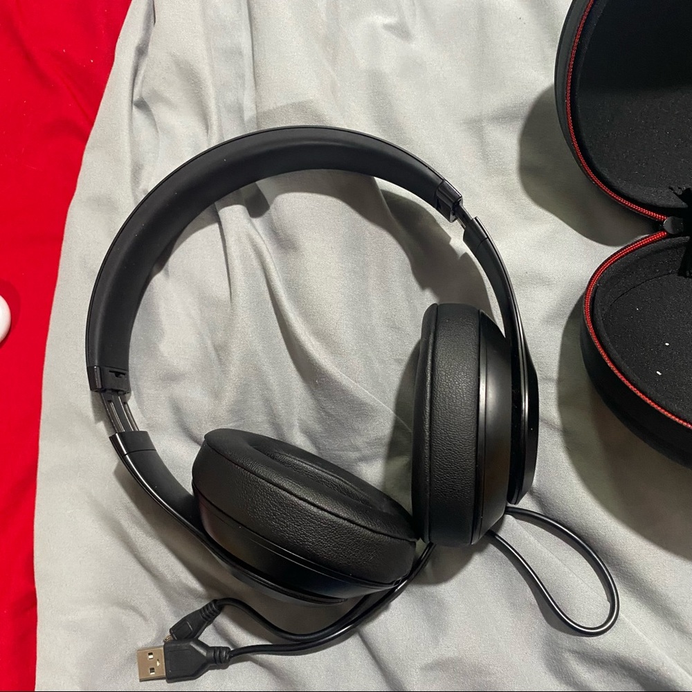SOLD!! Beats headphones